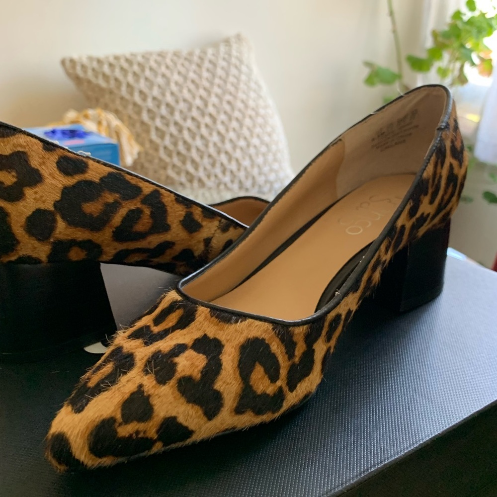 Gorgeous leather/fur pumps Sz 5.5 😍